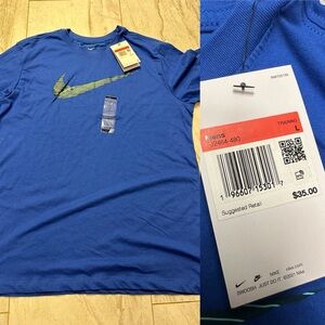 Size Large Nike Tee